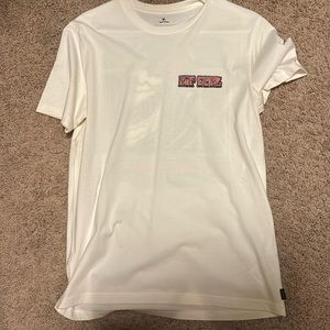 I’m selling this brand new tee I’m never worn it.